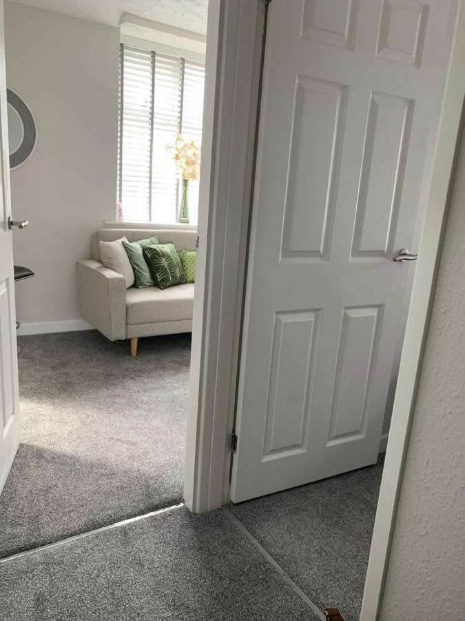 The Greens Apartment Farnworth Exterior photo
